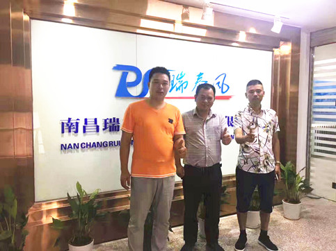 千里探望華中團隊，吹響工業吊扇廠房通風降溫沖鋒號
